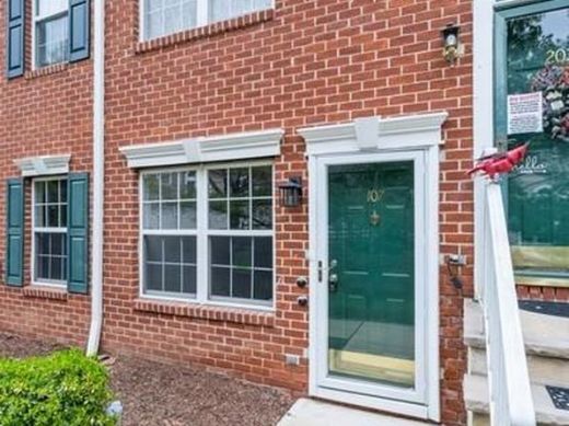 107 Moore Ct